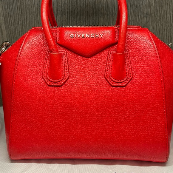 Givenchy red Mini Antigona bag- preloved but in great condition - Picture 2 of 12